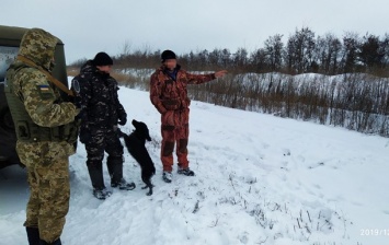Пограничники задержали двоих россиян-браконьеров