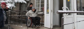 Криворожанин с инвалидностью через суд добился ремонта дороги возле дома, - ФОТО