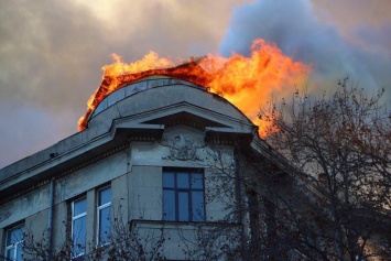 От колледжа остались одни руины: в сети показали результат дикого пожара в Одессе