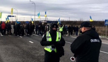 "Земельные" протесты на трассе Киев-Чоп прошли без правонарушений - полиция