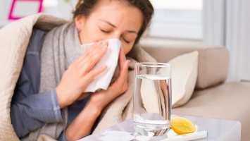 Медики бьют тревогу: в Украине растет число заболевших гриппом и ОРВИ