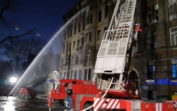 Пожар в Одессе: на месте продолжают работать спасатели