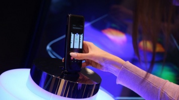 Первый смартфон с гибким экраном Galaxy Fold представили в Украине