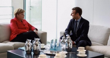 Евродепутаты призвали Меркель и Макрона настаивать на немедленном обмене пленными