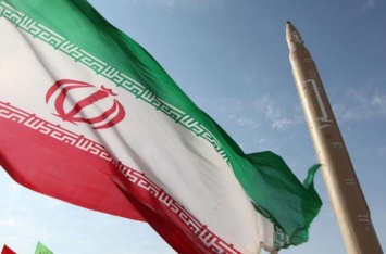 Иран секретно перевозит свои баллистические ракеты в Ирак - NYT
