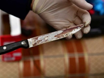 В Южноукраинске женщина из ревности ударила соперницу ножом в живот и ранила ее дочь