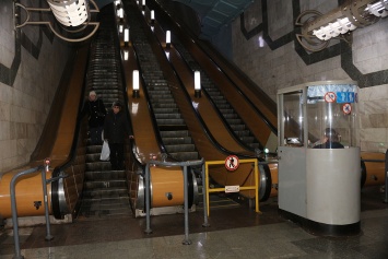 В Днепре на трех станциях метро обновят эскалаторы