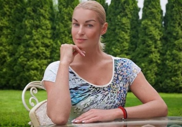 Анастасия Волочкова отреагировала на распространяемую в сети информацию о том, что она продает свой дом за миллиарды рублей