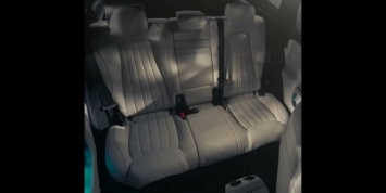 Mercedes показал функциональность заднего дивана нового GLA