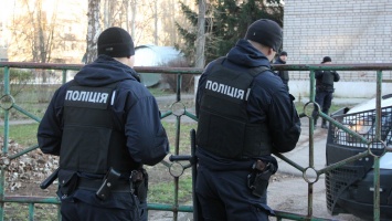 В Никополе "заминировали" суд: полиция оцепила здание