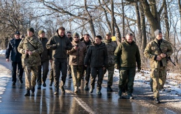Зеленский провел День ВСУ на передовой на Донбассе
