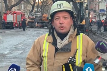Пожар в Одессе: в сгоревшем колледже спасатели нашли тело мужчины. ВИДЕО