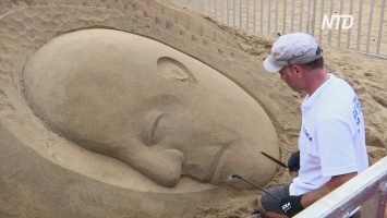 В Индии собрались мастера песчаного искусства (видео)