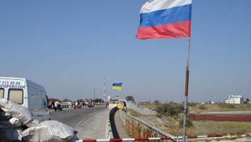 Почти четыре часа мужчина не мог въехать в Крым