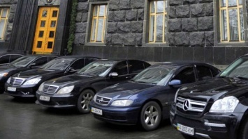 В Кабмине Гончарука начали "крутить": министр решил арендовать себе авто за 100 тысяч в месяц