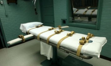 Верховный суд США приостановил смертную казнь на федеральном уровне