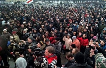 Прямо сейчас! Тысячи людей вышли на Майдан против Путина - фото, видео