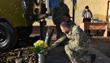 Легендарная "Таблетка": в Киеве открыли памятник военным медикам
