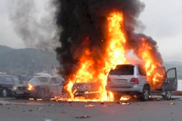 В Киеве взорвали автомобиль чиновника из Кабмина: первые подробности
