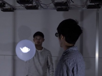 В Японии превратили воздушный шарик в интерактивный экран (ВИДЕО)