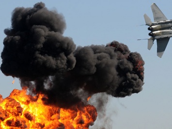 Неопознанные самолеты атаковали иранские силы на сирийско-иракской границе