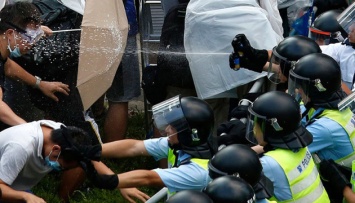 В Гонконге перед протестами провели рейды: задержали 11 активистов