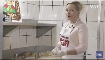 Королева вареников: жительница Польши лепит в час более 1000 вареников (ВИДЕО)
