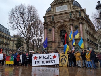 Напряжение в Париже нарастает: российская пропаганда разгулялась - на украинцев напали