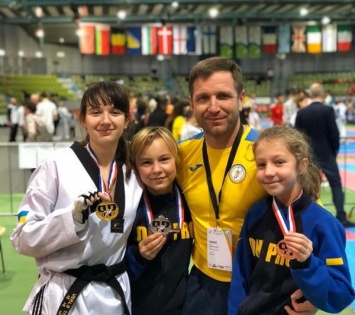 Дети из Днепра в Германии завоевали медали чемпионата Европы по тхэквондо