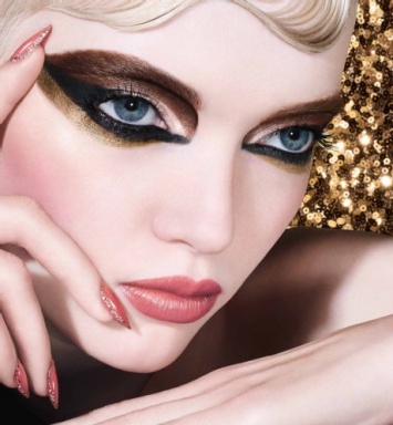 В лучах салюта: новая рождественская коллекция макияжа Dior