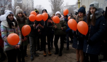 В Лисичанске официально открыли мурал "Любит - не любит" в рамках кампании "16 дней против насилия". ФОТО