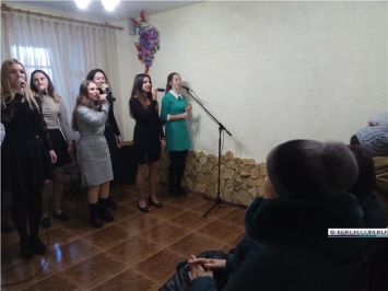 Керченские студенты пели песни о войне