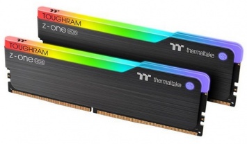 Оперативная память Thermaltake Toughram Z-ONE RGB DDR4 работает на частоте 3200 МГц