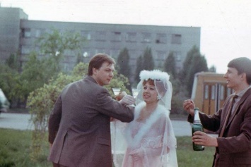 Мода точно возвращается: как выглядели невесты в Днепропетровске десятки лет назад, - ФОТО
