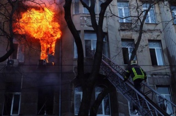 Рассматриваются три версии масштабного пожара в Одессе