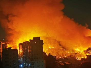 В России горит огромный город: все заволокло черным дымом, начались взрывы