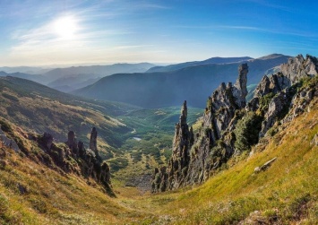 В Международный день гор запорожские фотографы делятся впечатляющими снимками Карпат, Альп и Кавказа
