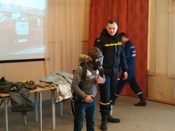 Спасатели Николаевщины проводили обучающие беседы для молодежи