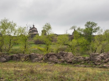 Окунись в историю: на Хортице покажут остатки стел с кладбища меннонитов