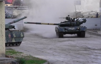 Дрифт украинского танка Т-80 попал на видео