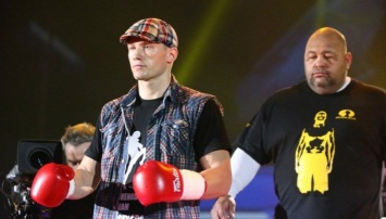 Одесский чемпион мира по кикбоксингу успешно дебютировал в профессиональном боксе