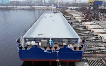 «Нибулон» спустил на воду 75-метровую баржу из нового проекта В1500