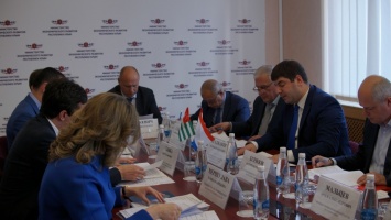 В Минэкономразвития РК обсудили экономическое сотрудничество с делегацией из Абхазии