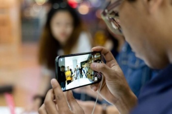 Apple купила стартап, который улучшает фото с помощью ИИ