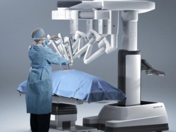 Робот-хирург втрое сократил срок выздоровления пациента