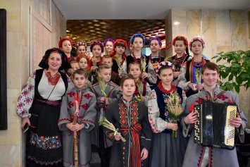 В больнице Мечникова выступил детский музыкальный коллектив из Ровенской области