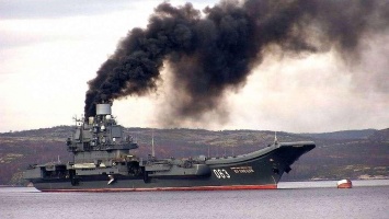 "Адмирал Кузнецов" медленно, но уверенно плывет на металлолом