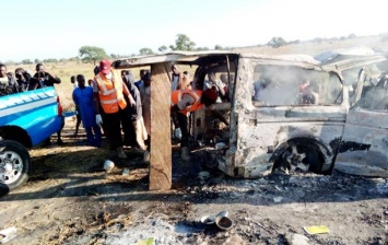 В Нигерии автобус попал в ДТП: 25 погибших