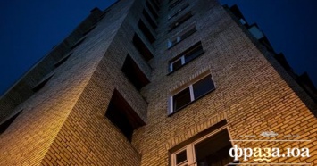 В Киеве трагически погибла 30-летняя женщина - без матери остался маленький ребенок