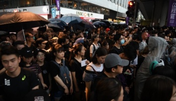 В Гонконге задержали пятерых подростков по подозрению в убийстве во время протестов
